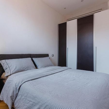 Bologna Modern Apartment Saragozza District Bagian luar foto
