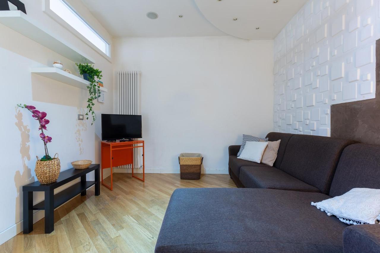 Bologna Modern Apartment Saragozza District Bagian luar foto