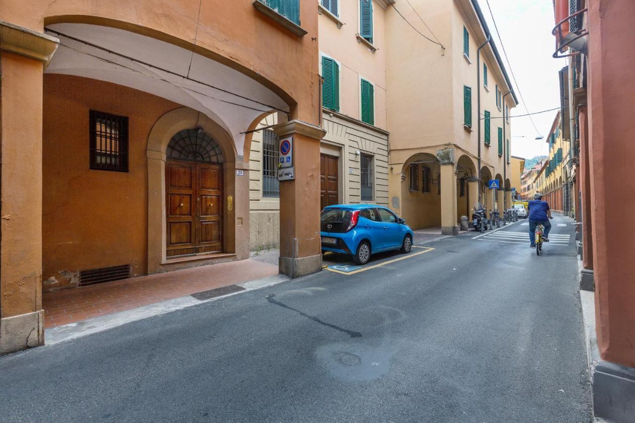Bologna Modern Apartment Saragozza District Bagian luar foto